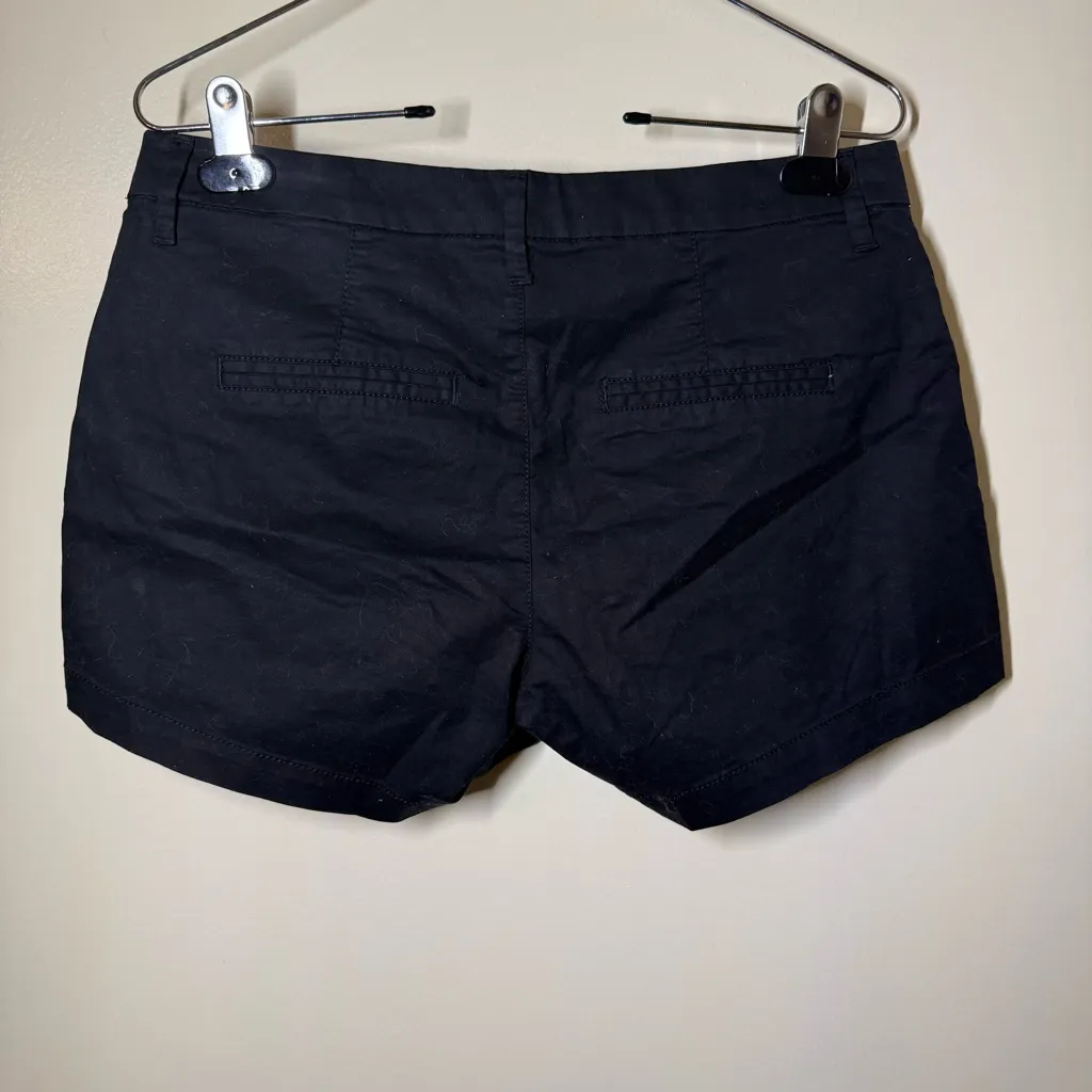 Old Navy Black Everyday Women's Shorts - Image 2