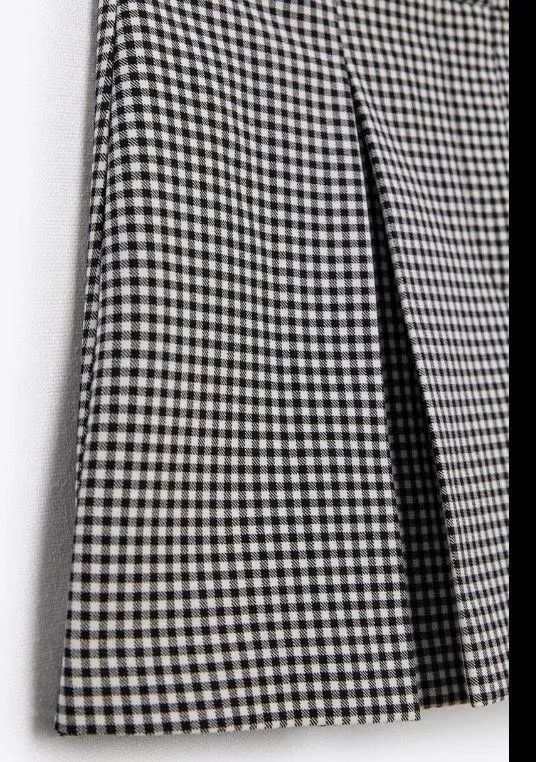 NWT  GINGHAM SKORT - Image 8