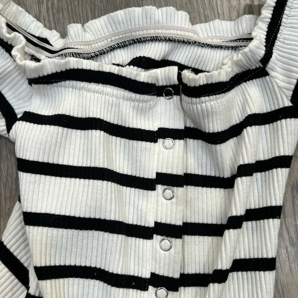 Women’s Short Sleeve Large Black & White Striped Body Suit - Image 3