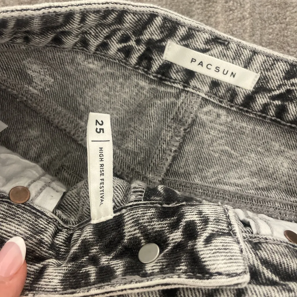 PacSun acid wash jean shorts - Image 3