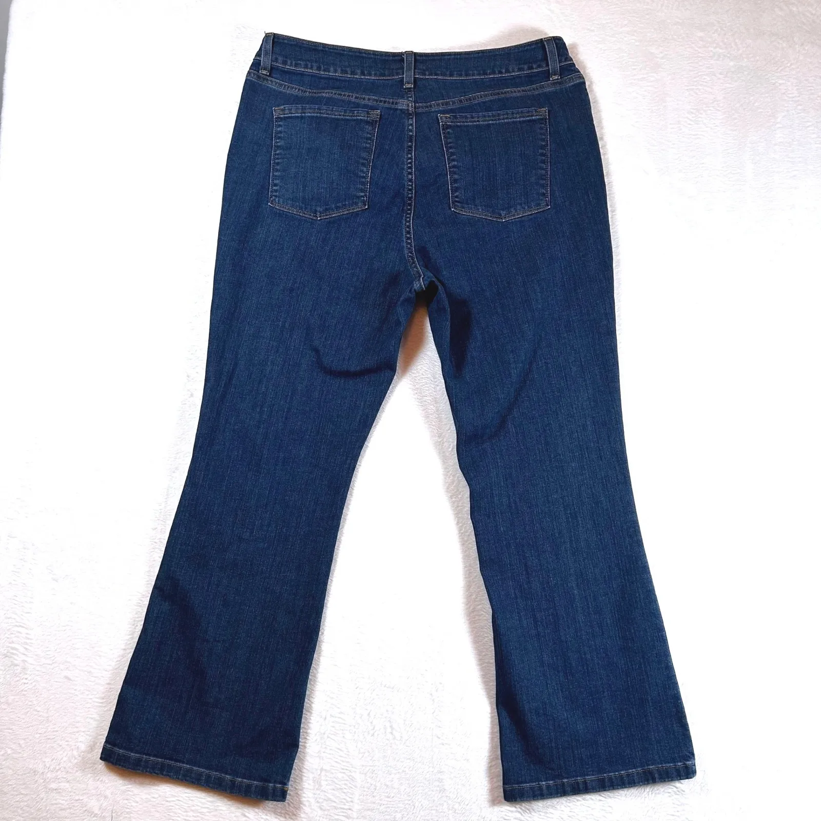 LL Bean Classic Fit Bootcut Jeans Dark Wash Denim Womens Size 16 Petite EUC Blue - Image 2