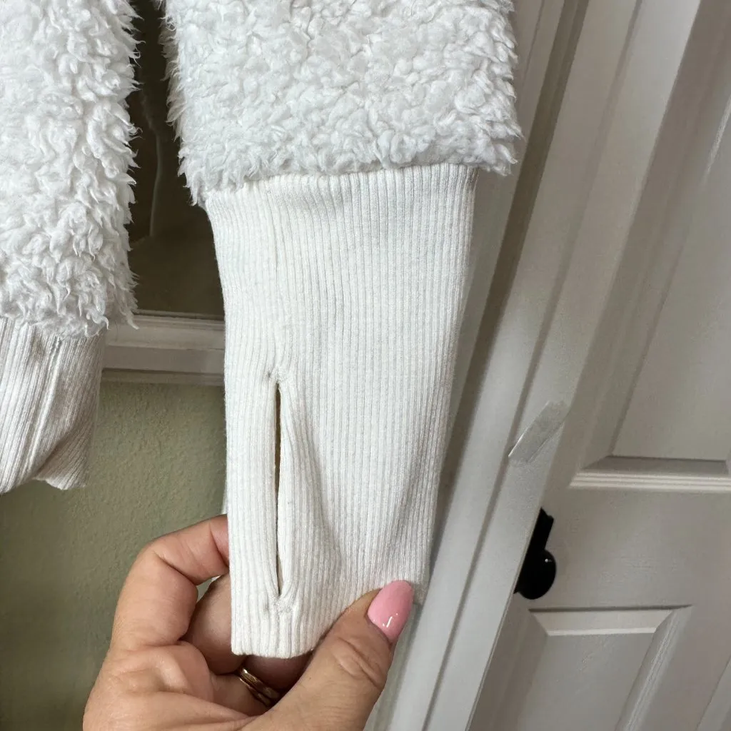 ATHLETA Faux Fur Sherpa Funnel Neck Mock TurtleNeck Top Sweatshirt Size Medium - Image 6