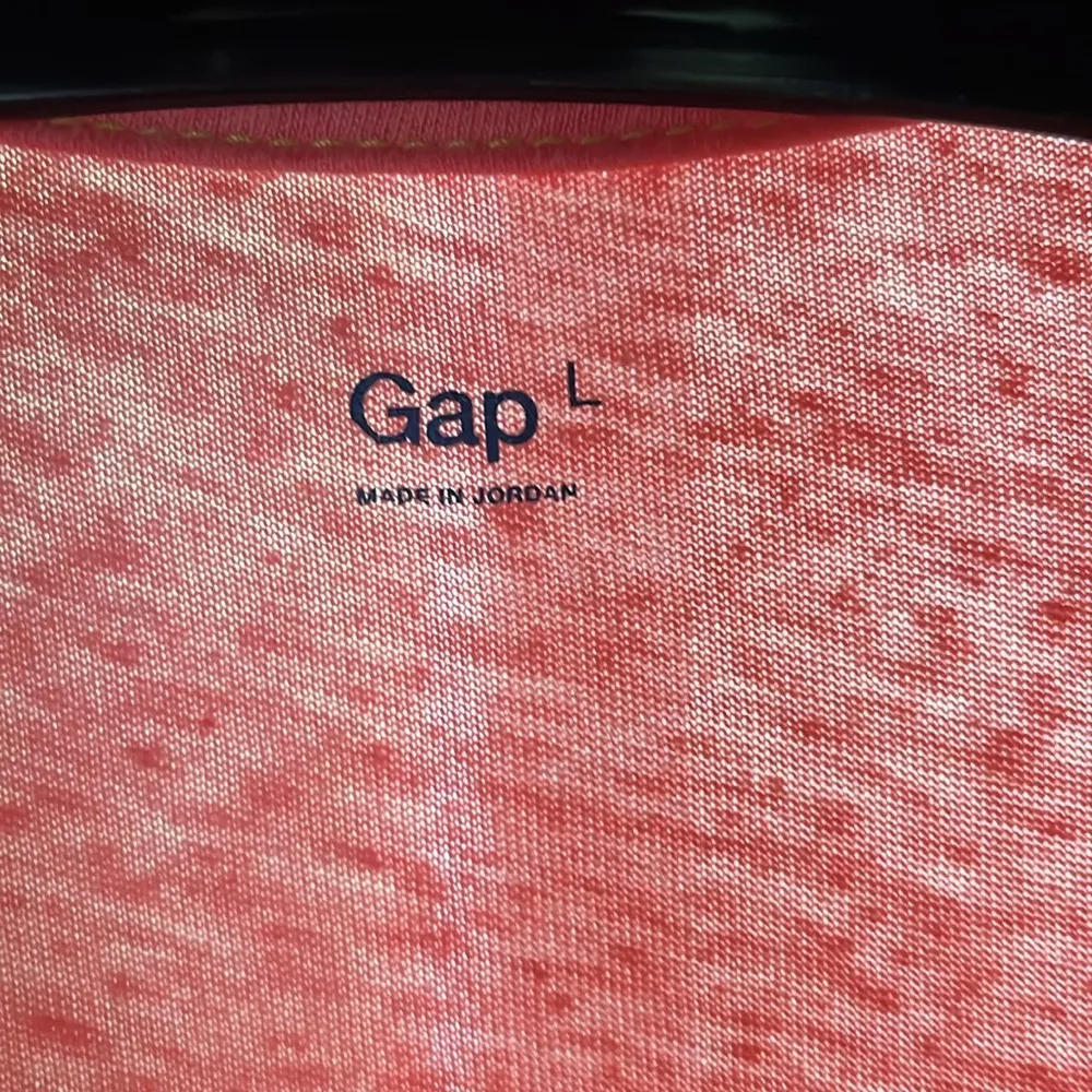 Gap Short Sleeve Vee Neck Tshirt - Image 2