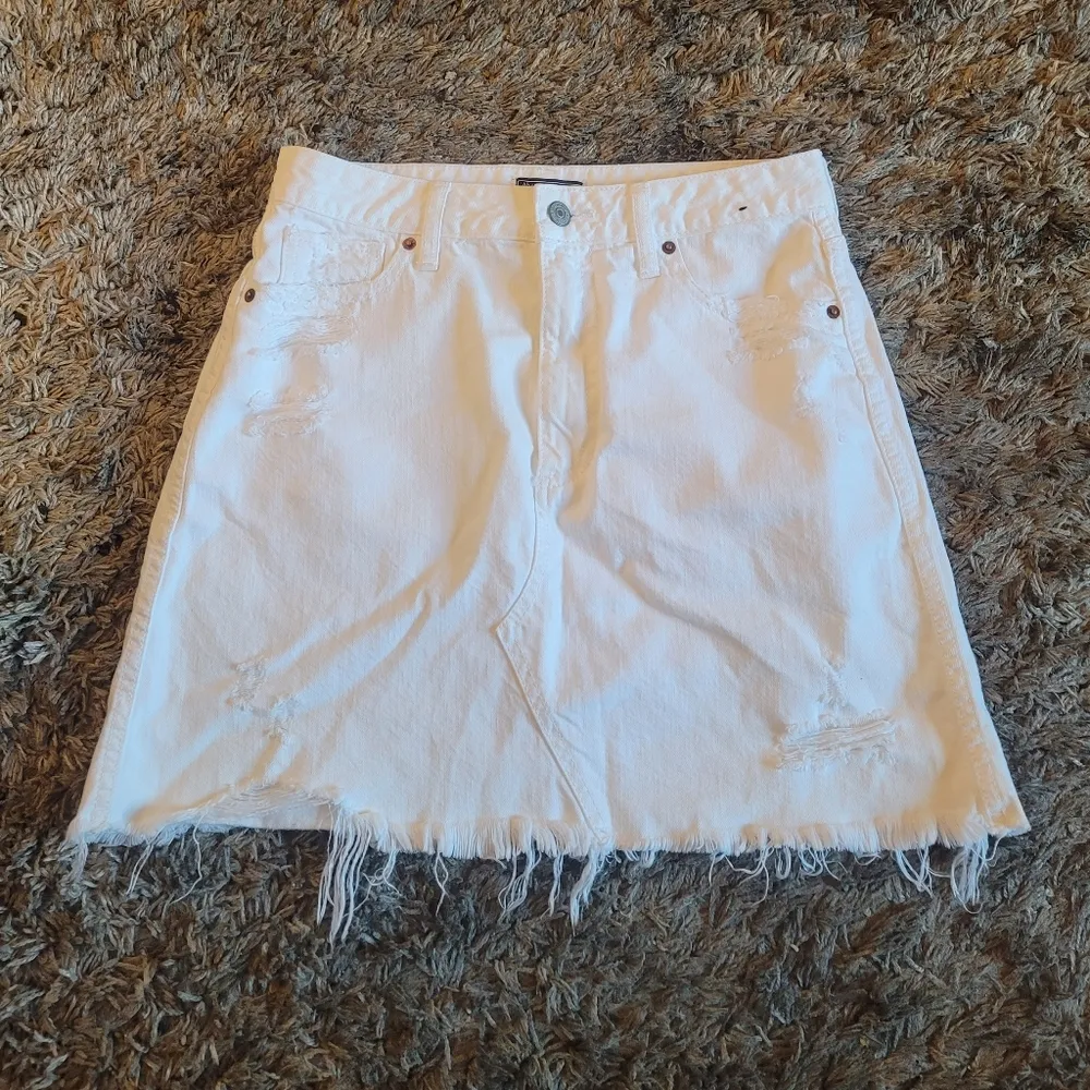 Abercrombie & Fitch White Distressed Zoe Natural Rise Vintage A-Line Skirt 4 - Image 8