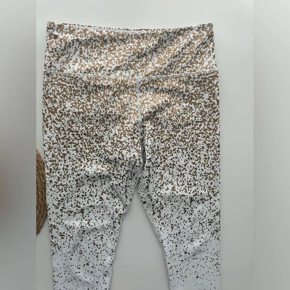 ZYIA‎ White Stay Gold Hi Rise Leggings Sz 8-10 - Image 3