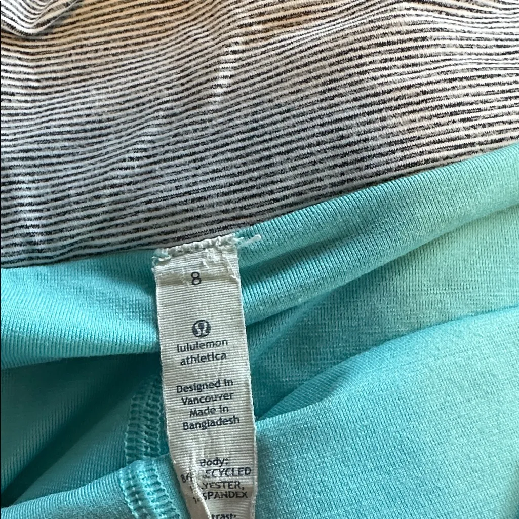 Lululemon size 8 Mint Green Skirt with shorts grey white striped Waistband - Image 7