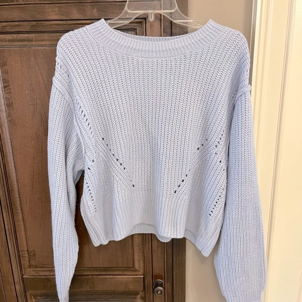 Baby Blue like new Sweater Lightweight Acrylic Comfy Womens Medium Cropped - Image 9