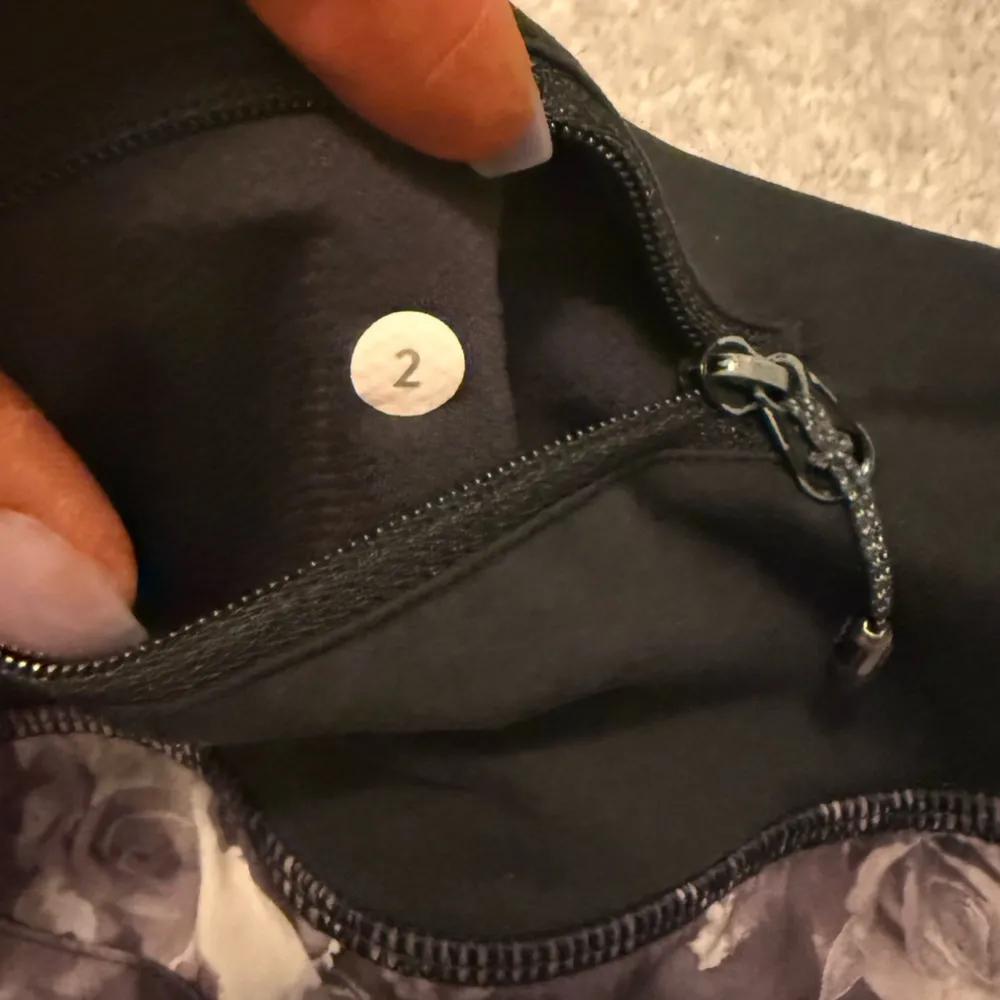 Lululemon Run Times Short Mini Obscurred Black size 2 - Image 8