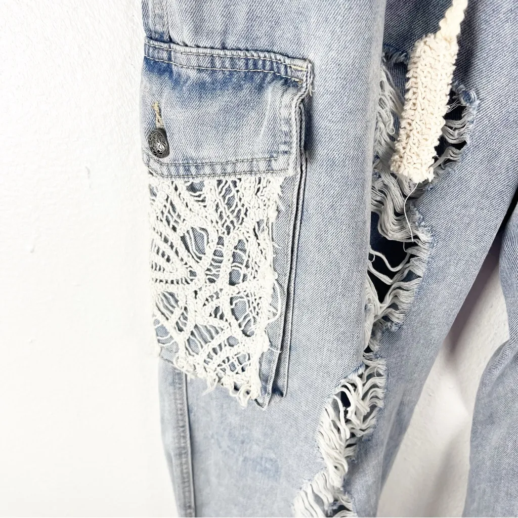 POL Light Wash Ultra High Rise Ripped Distressed  Pockets Tie Waist Jeans Medium - Image 9