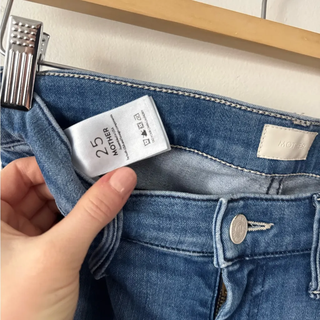 MOTHER Denim 25 The Weekender Fray Flare Jeans in On Ocean Boulevard Blue - Image 4