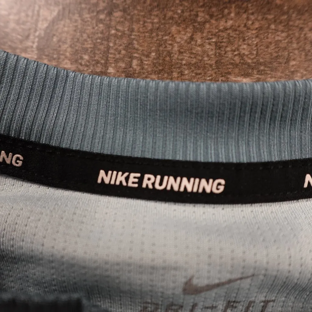 Nike Running Dri-Fit Long Sleeve Pullover; Blue/Gray; Medium - Image 8