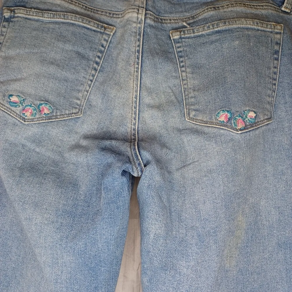 Lucky Brand Ava Skinny Embroidered Blue Jeans with Floral Design - Image 2