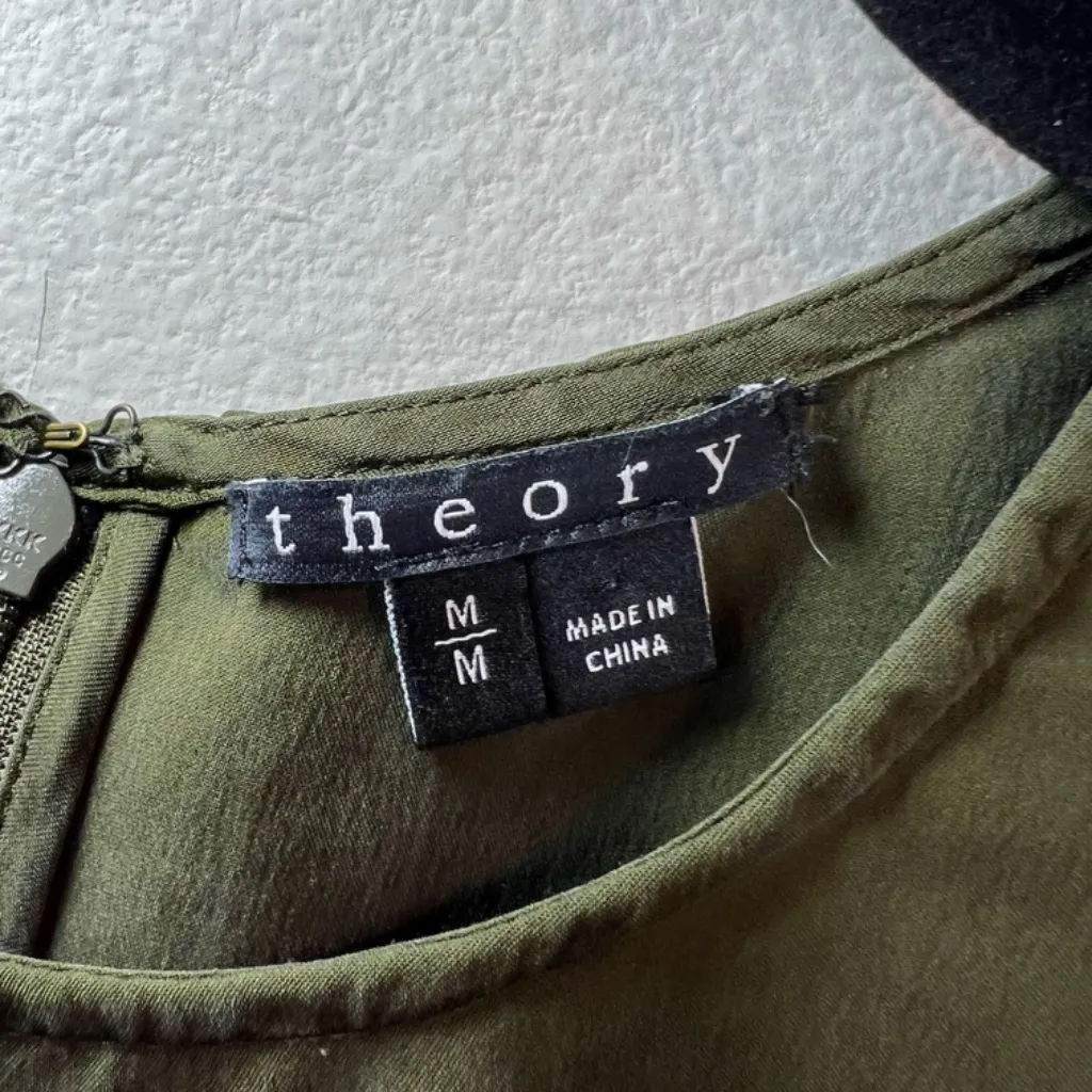 Theory Georgette Silk Shell Top Blouse Olive Green  Sleeveless Zip High Low  Med - Image 4