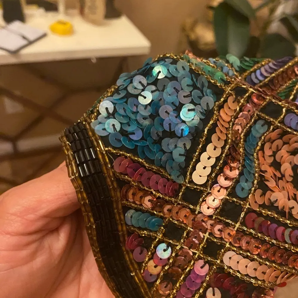 Vintage 70’S/80’S  SEQUIN AND BEADED BLAZER SIZE PM.  CAN FIT A L - Image 4