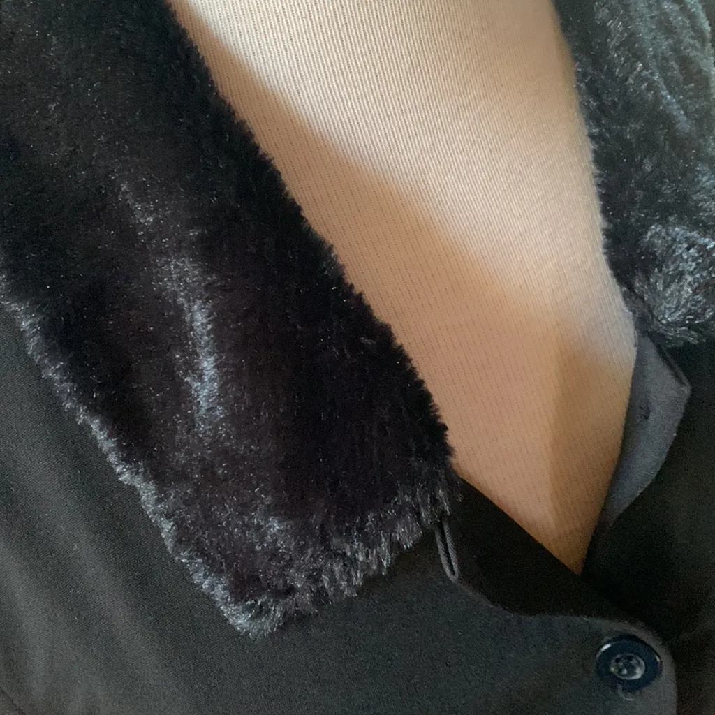 Shein Black Cropped faux fur collar and cuffs. 3 button cardigan - Image 4