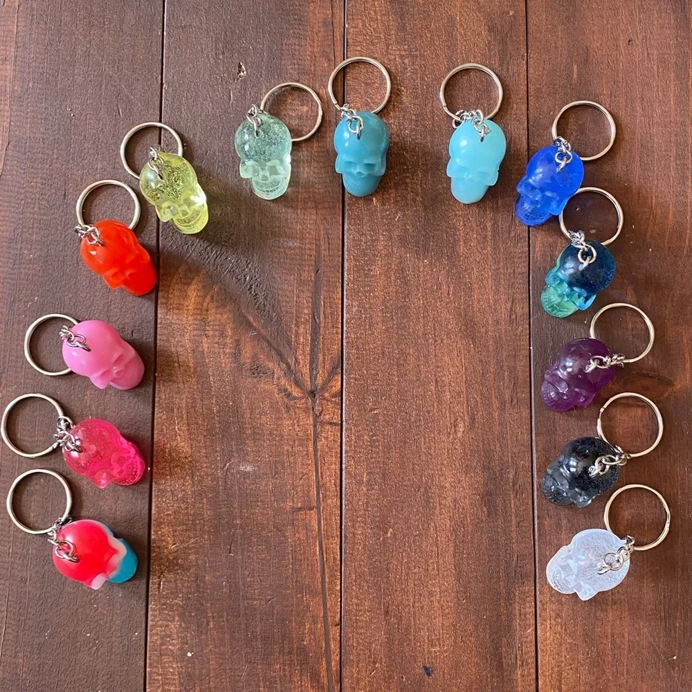 Handmade Resin Slate Blue Skull 3” Keychain Gothic Backpack Bag Charm NEW - Image 8