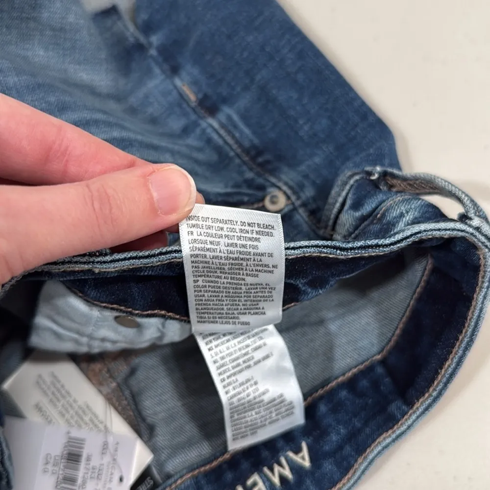 American Eagle Outfitters Blue Jean Midi Shorts with Distressed Hem Size 0 NWT - Image 13