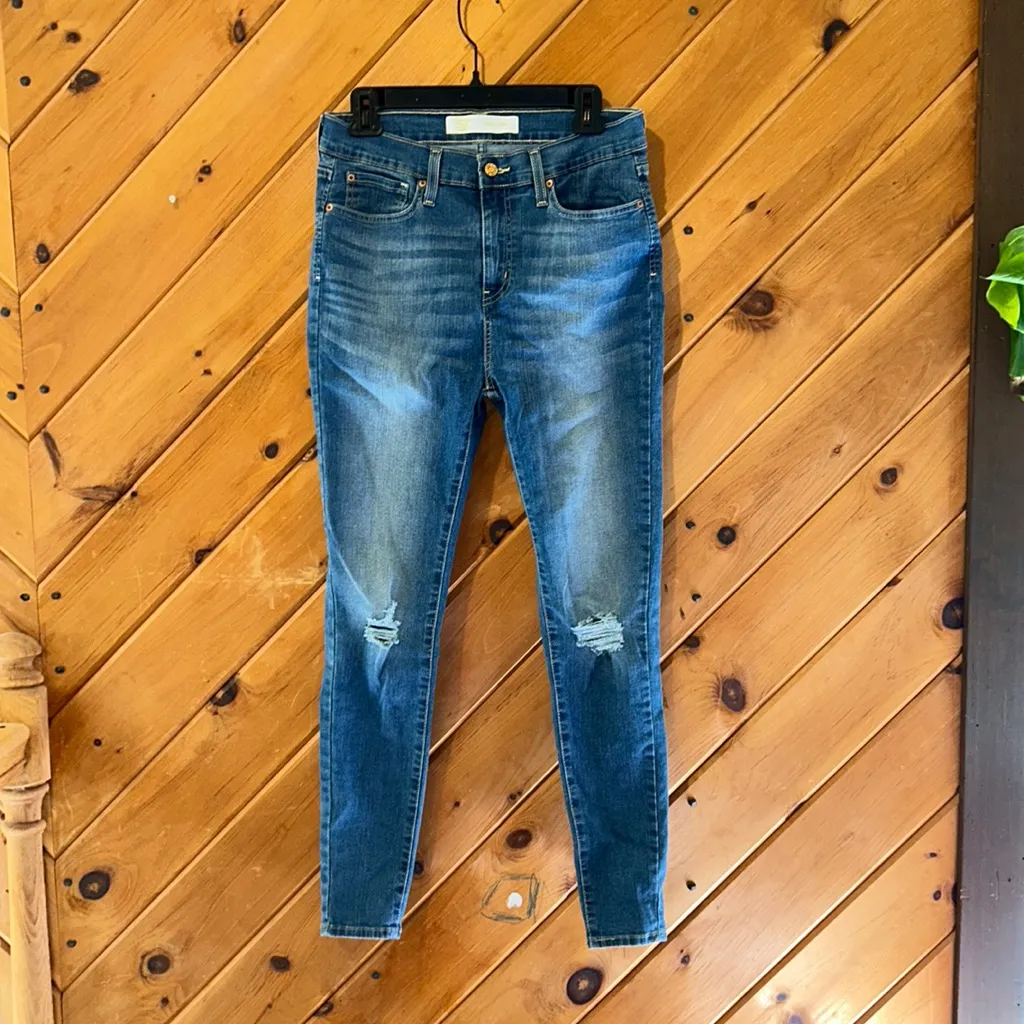 Signature Levi Strass high rise jegging skinny distressed jeans - Image 4