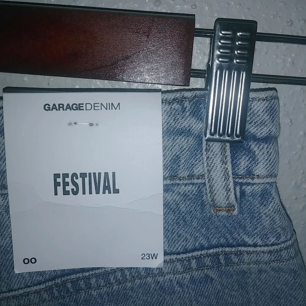 Garage Denim 23-24 00 Festival High Rise Distressed Light Wash Jeans Shorts - Image 8