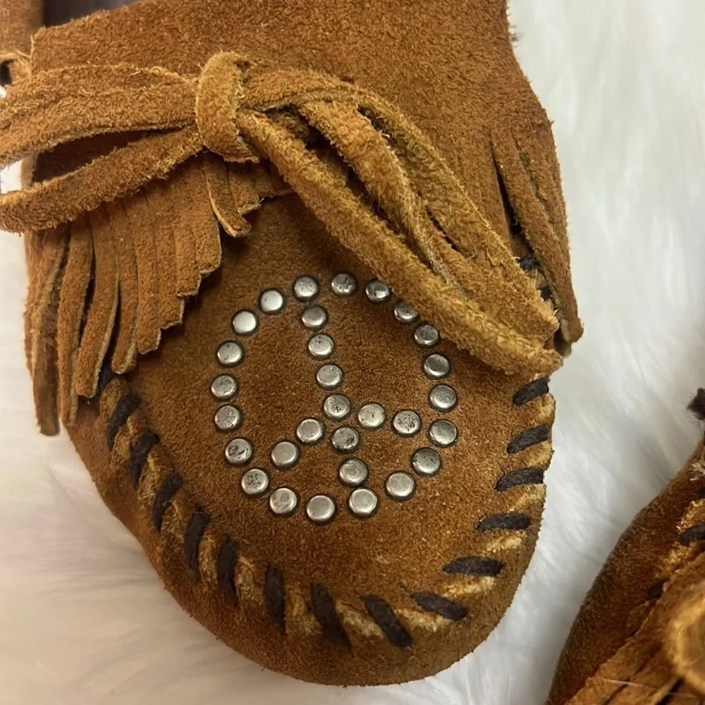 Minnetonka Peace Sign Moccasins Size 6 D18 - Image 3