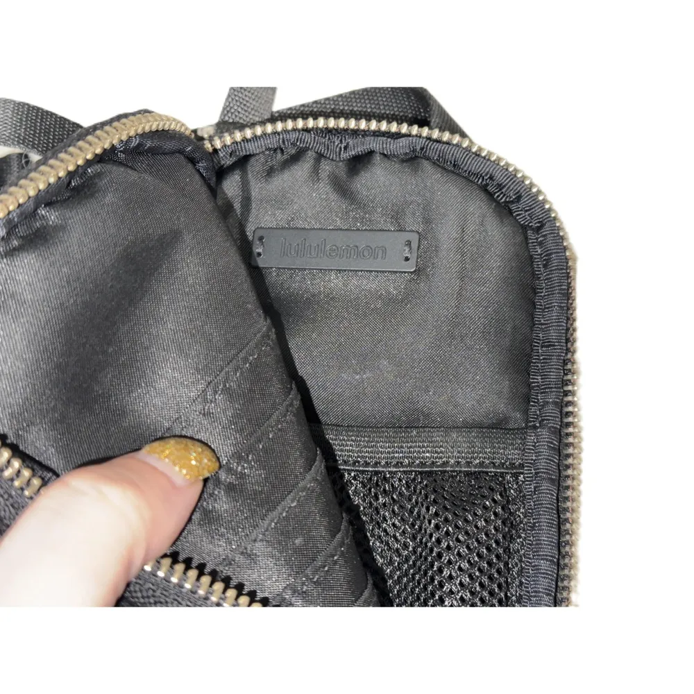 Womens Lululemon Sherpa Top Access Crossbody Bag Black Sherpa Faux Fur Size OS - Image 7