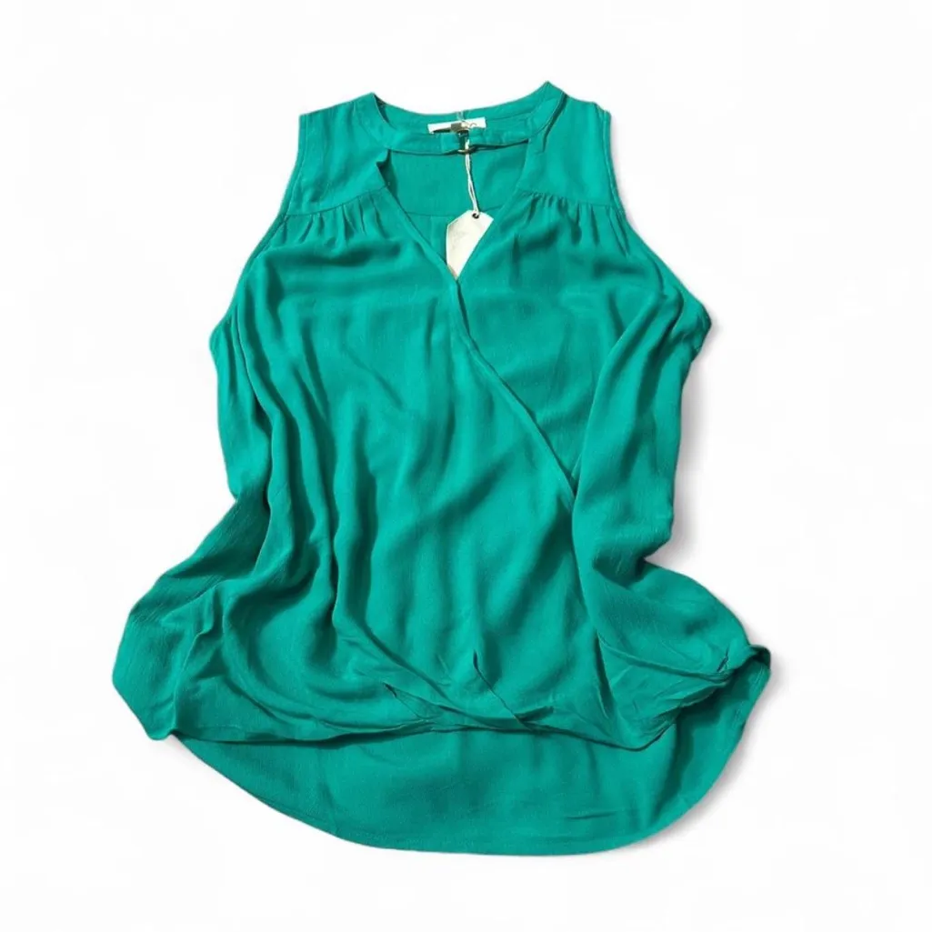 Entro Sleeveless Surplice Top‎ - Image 5