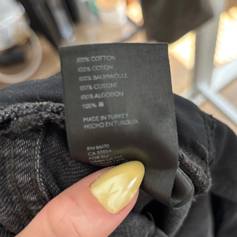 WE THE FREE Maggie Midrise Distressed Straight Leg Jeans Washed‎ Black Size 31 - Image 7