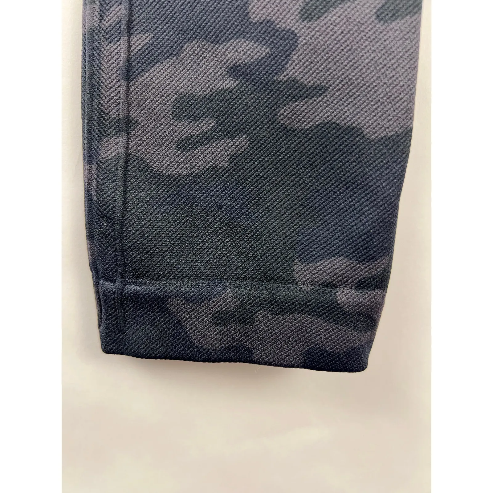 Spanx Look At Me Now Seamless Black Camo Leggings XS High Rise Shapewear - Image 5