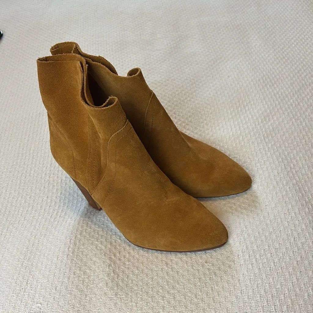 Vince Camuto Pointed Toe‎ High Heeled Booties Camel Suede size 6.5 - Image 6