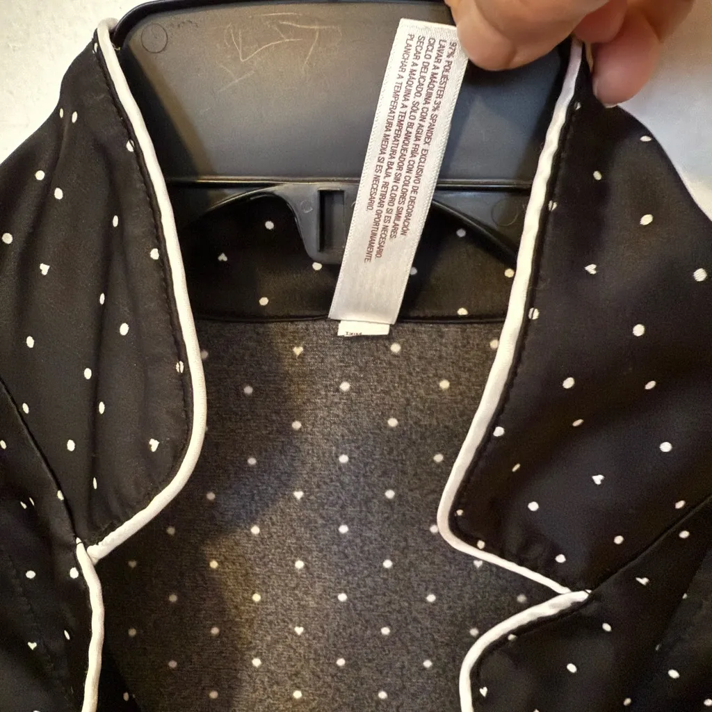 Gilligan & O'Malley Black Polka Dot Pajama Top Size XS - Image 3