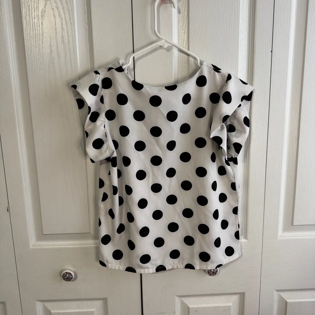 Black white polka dot ruffle sleeve blouse Size L - Image 3