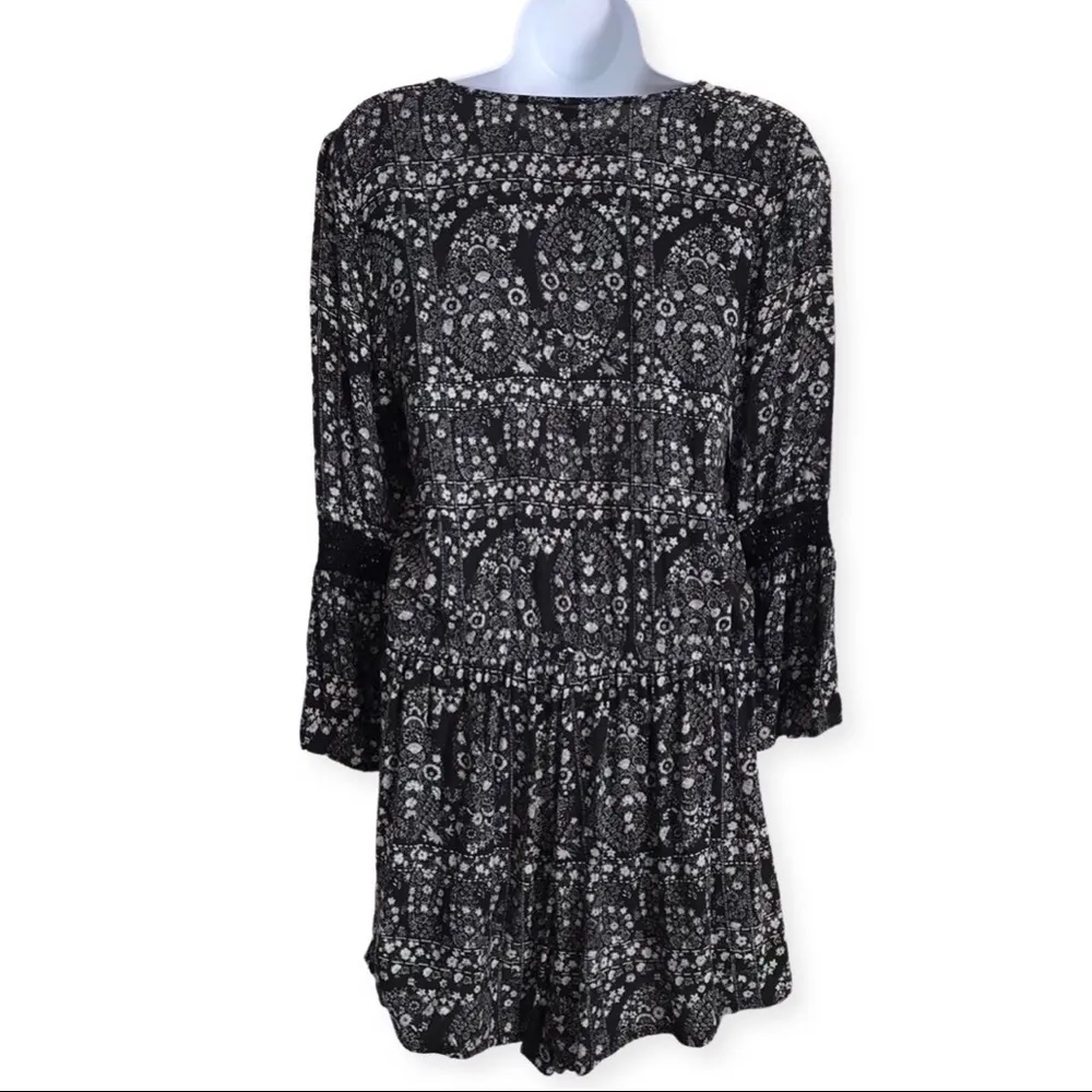 Jumpsuit Women S/P Black Floral Romper pockets long - Image 4