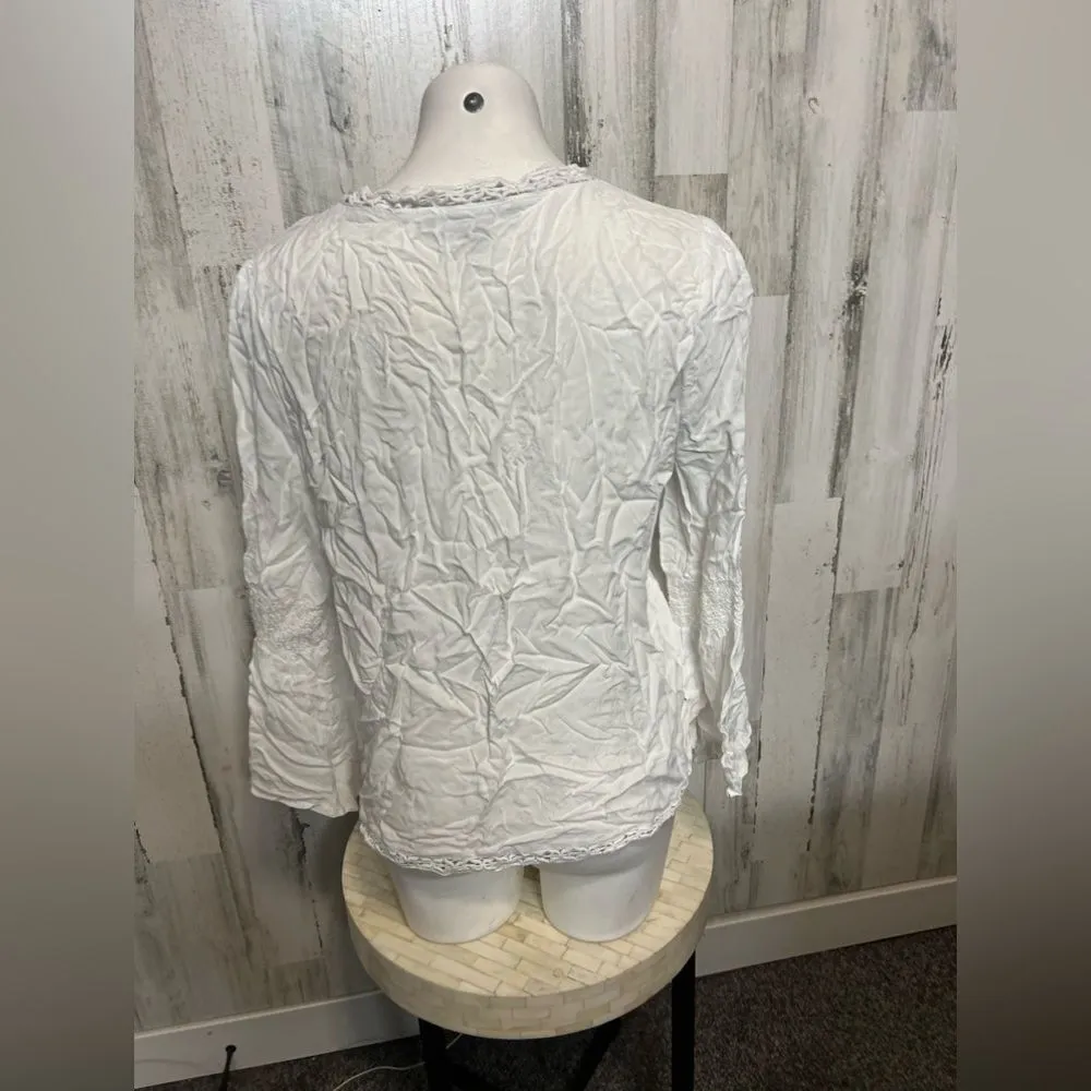 White blouse  - Image 3