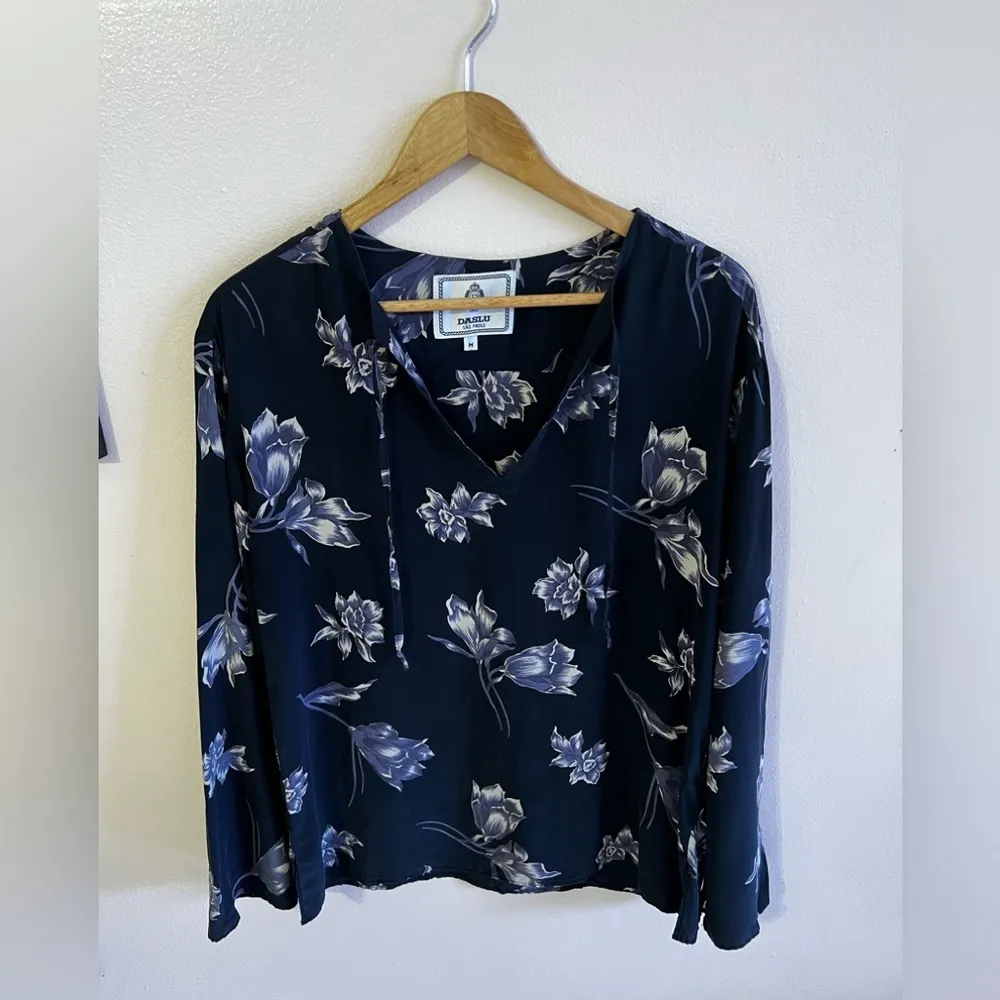 DASLU SAO PAOLO BLOUSE 100*% SILK black floral long sleeve LIGHTWEIGHT top Ss M Size M - Image 2