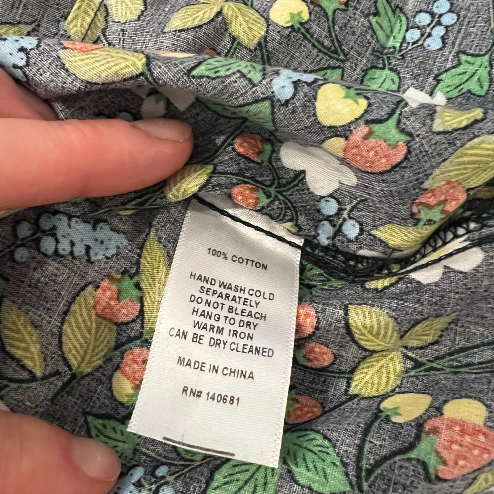 Unique Vintage Strawberry Cotton Print Sleeveless Button Down Blouse Size M - Image 4