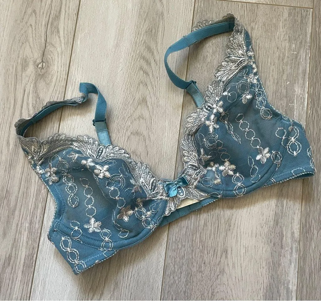 Fredericks of Hollywood Floral Bra plunge underwired womens Blue size 32B sheer - Image 1