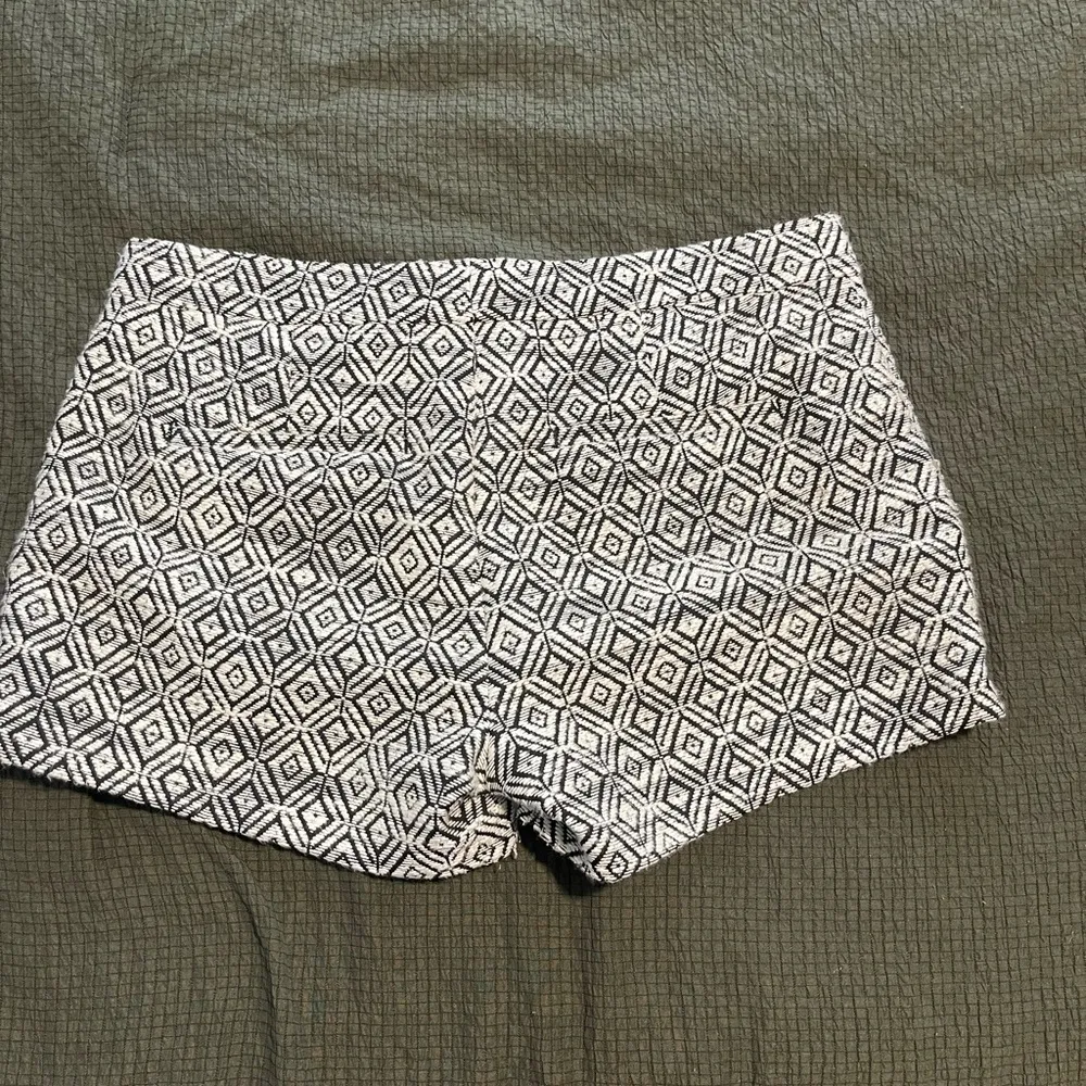 Geometric Black and White Women's Shorts - Image 2
