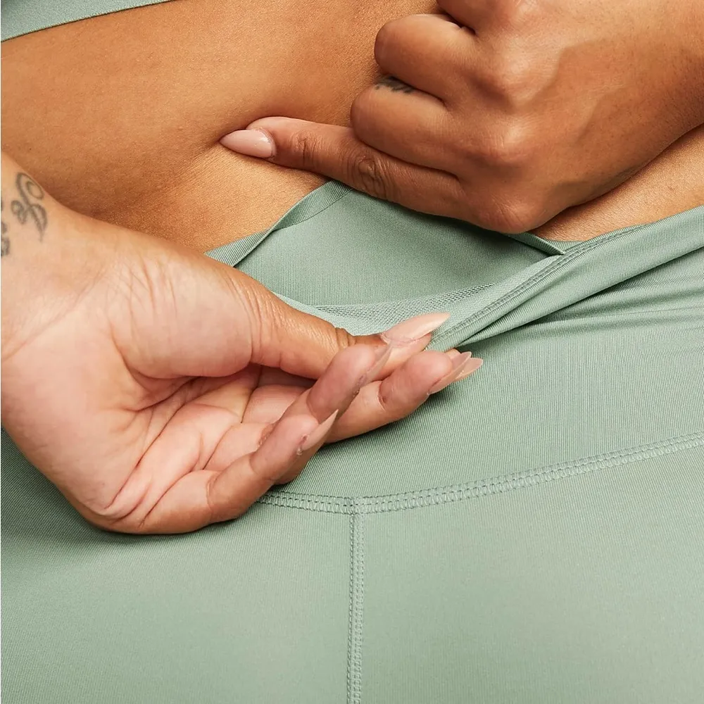 The Nike One Luxe Icon Clash Printed Mid Rise Leggings 7/8 Length Tights NEW - Image 6