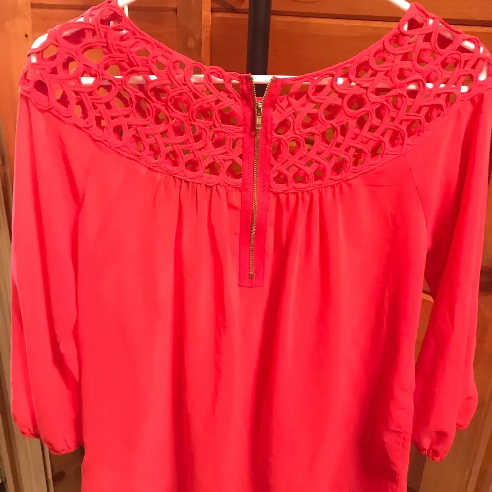 Umgee dressy blouse coral color size small - Image 3