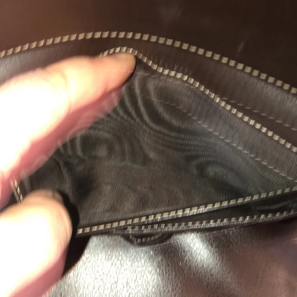 Authentic GUCCI GG Monogram Canvas Leather Heart Continental Full Length Wallet - Image 9