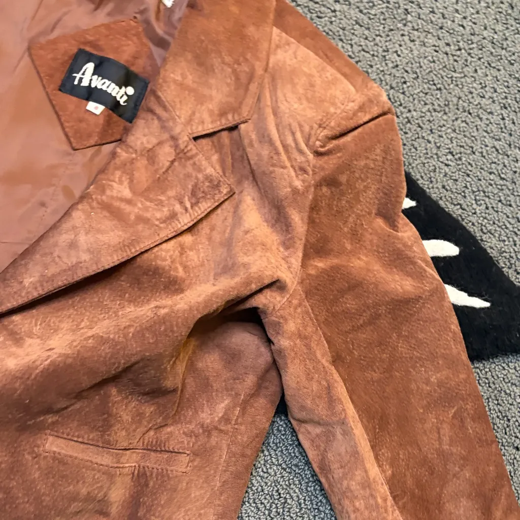 Avanti Vintage Chocolate Brown Cropped Suede Blazer - Image 7