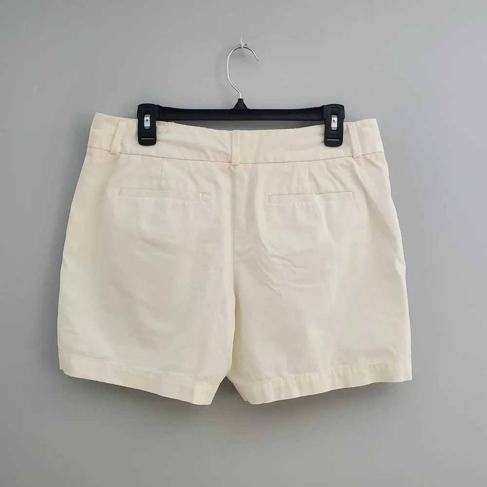 LOFT White Classic Pocketed Shorts 8 - Image 2