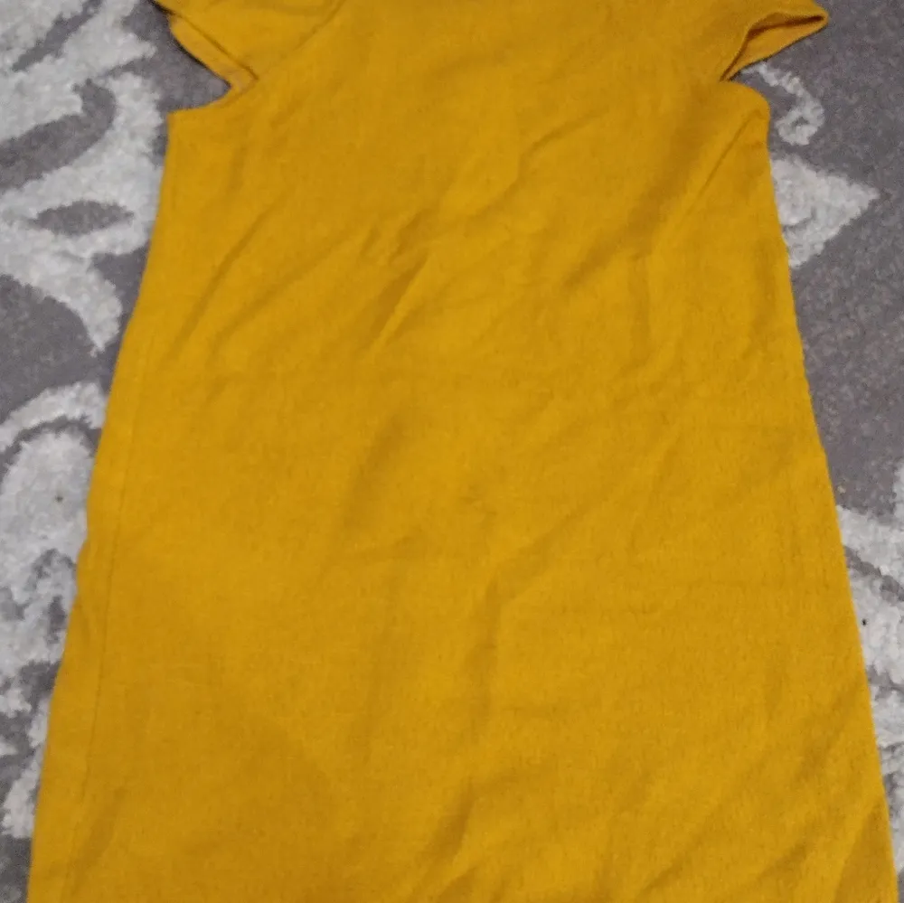 Texture & Thread Cap Sleeve textured mustard dress - Image 3
