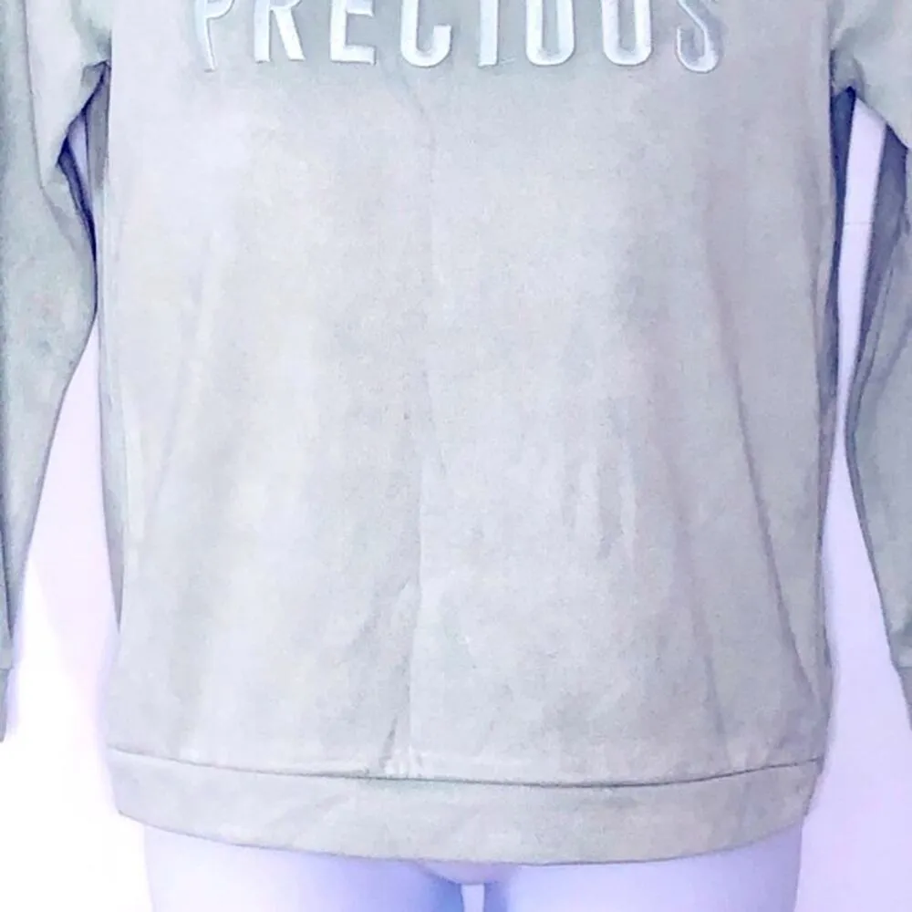 max Crew Neck Faux Suede Textured PRECIOUS Embroidered Sweatshirt size Medium Green - Image 14