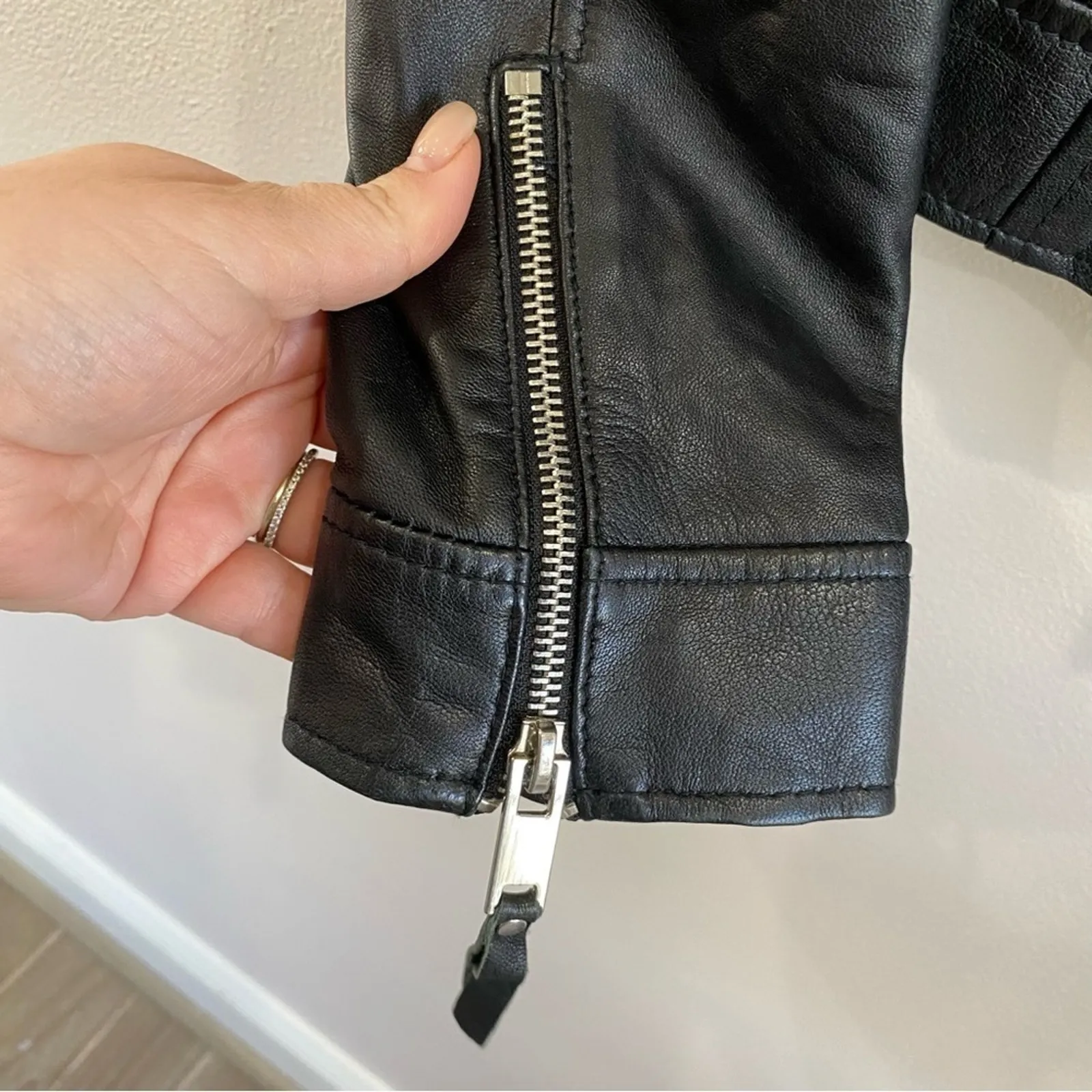 ZARA Genuine 100% Sheep Leather Moto Biker Jacket Black Zip Hardware Size - Image 8