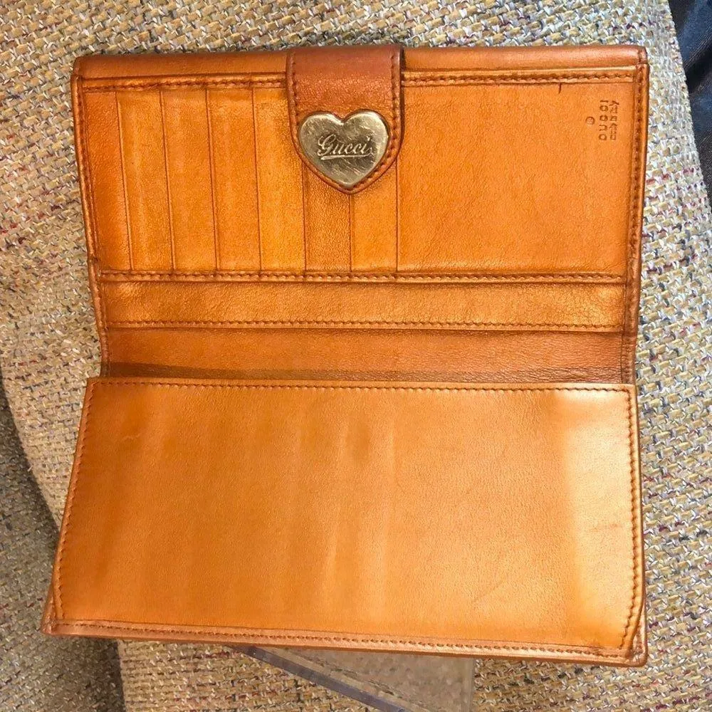 GUCCI GG Monogram Canvas & Leather Heart Clasp Full Length Continental Wallet - Image 5