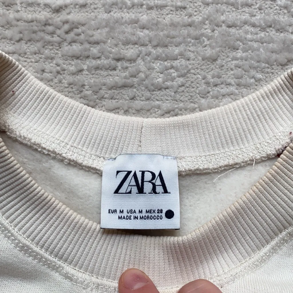 ZARA  cropped sweatshirt - Image 4