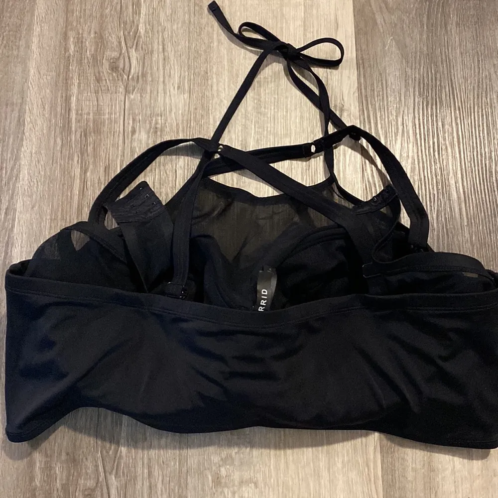 Torrid women’s black wired criss cross top size 3 - Image 5