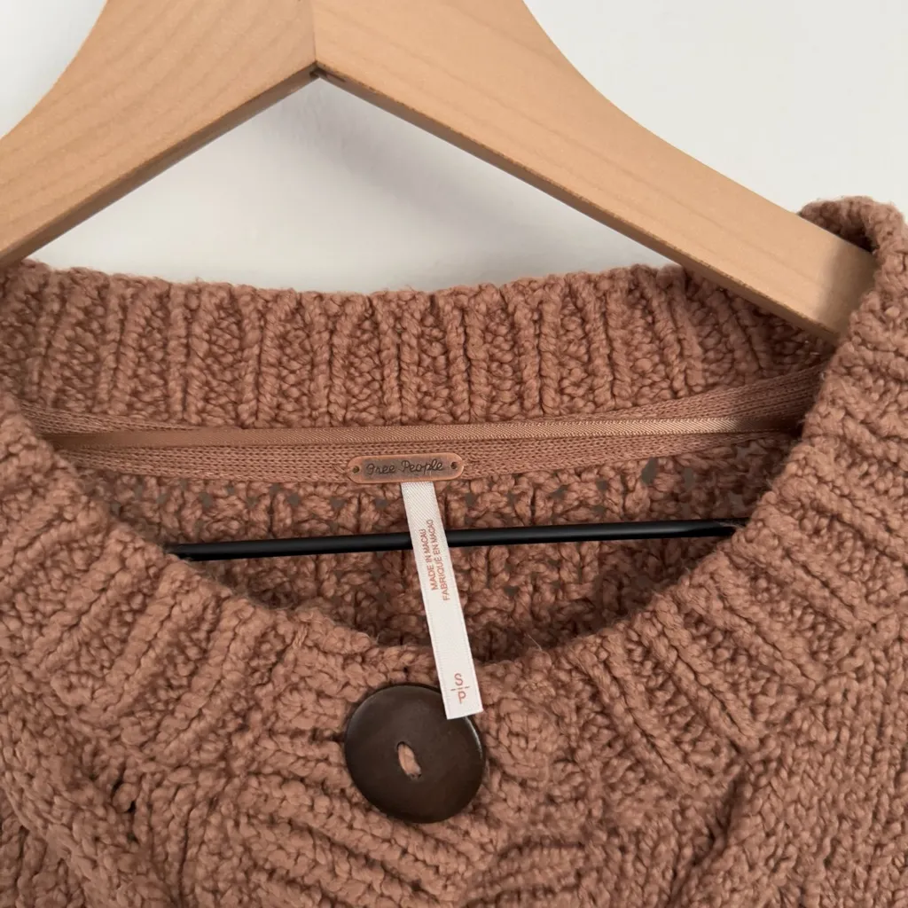 Free People Small Bonfire Chunky Cardigan Beaver Fur Boho - Image 4