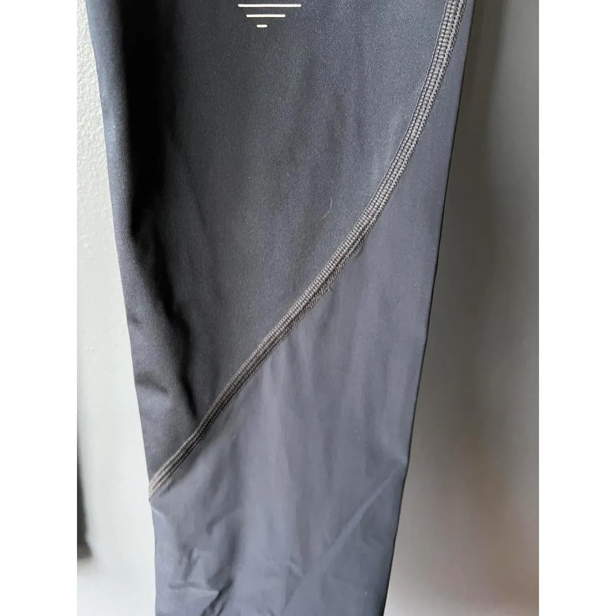 Under Armour Women's Compression Leggings Medium - Image 7